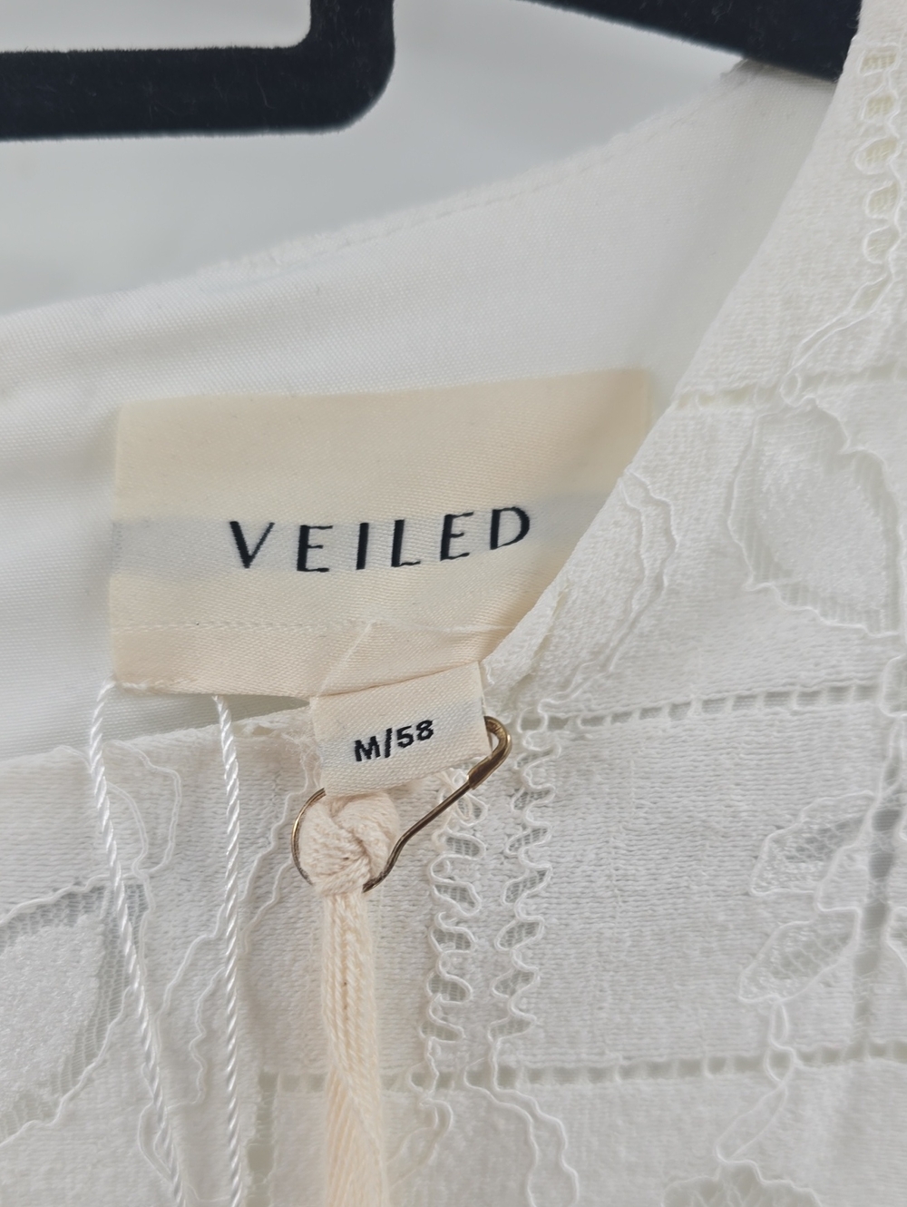 VEILED NEWYORK Elegant IVORY Lace Long-Sleeve Maxi Dress - Picture 2 of 7
